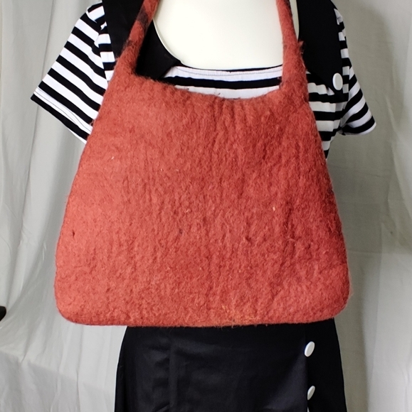Nepalese Wool Felted Shoulder Bag - Picture 10 of 11